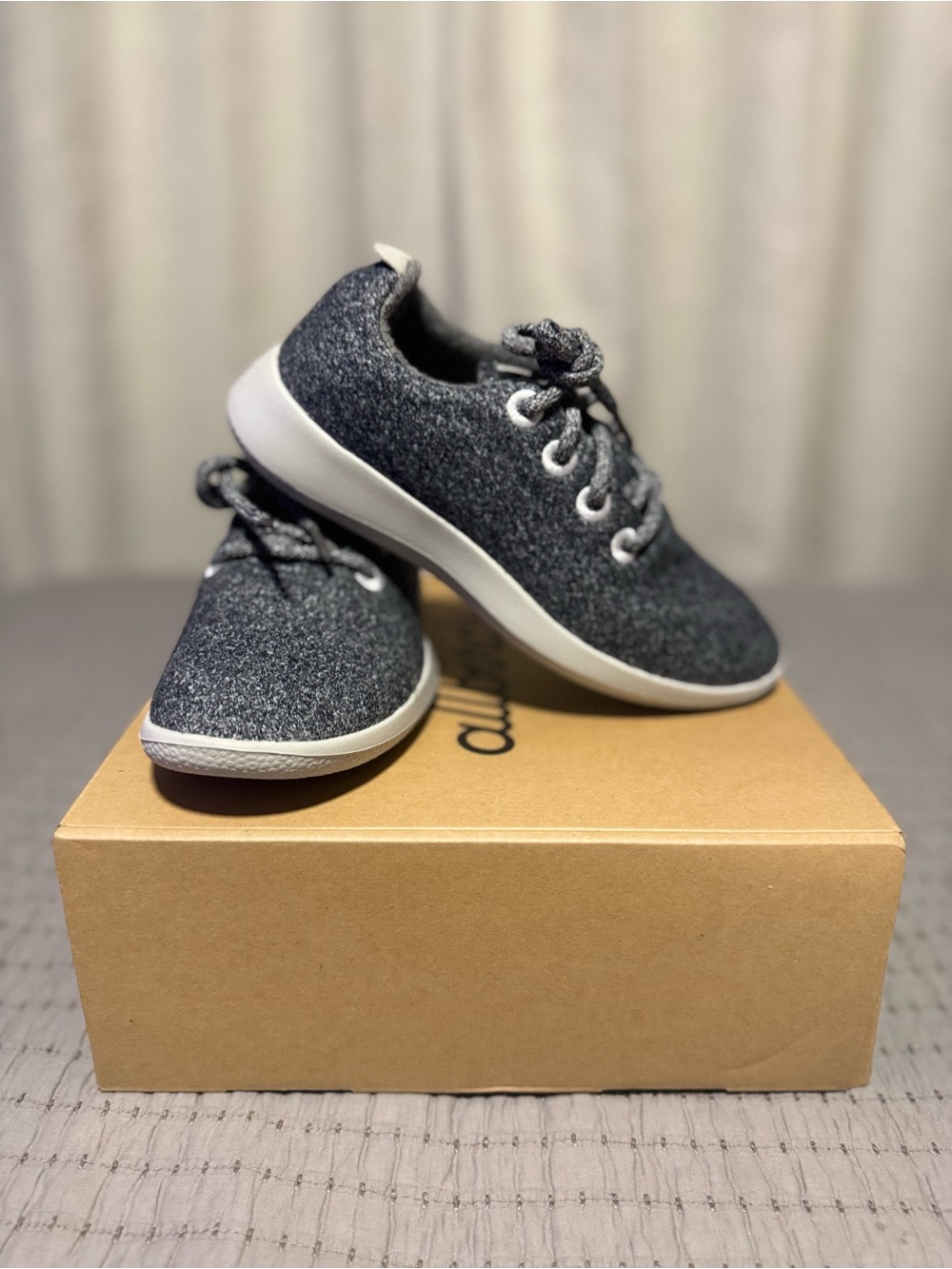 Allbirds Wool Runners, Natural Grey, Women's 6, New in Box - Picture 3 of 7